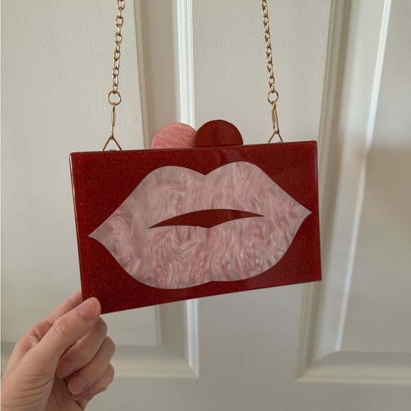 $75 Bari Lynn Kid's Girl's Pink Red Lips Acrylic Glitter Box Clutch Bag - Picture 3 of 7